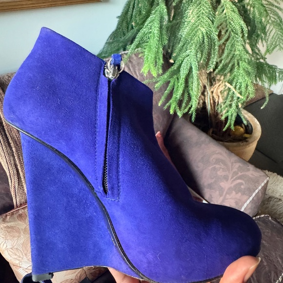 Vintage Giuseppe Zanotti Daisy Suede Wedge Ankle Booties - Authentic - Picture 6 of 11